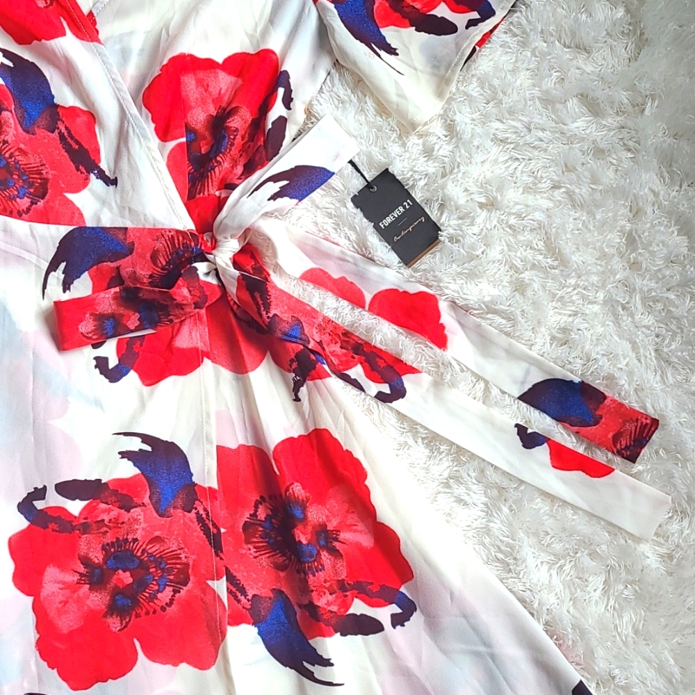 NWT Forever 21 'Contemporary' Wrap Dress - Sz S - Picture 3 of 7